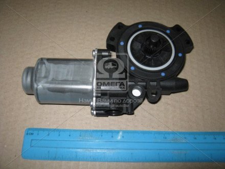 Мотор стеклоподъемника двери HYUNDAI/KIA AZERA, GRANDEUR, SONATA (Mobis) Hyundai/Kia/Mobis 834503L000