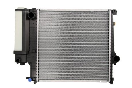Радиатор охолодження BMW 3 (E36) COMPACT (94-) 318-323i (вир-во) NISSENS 60623A