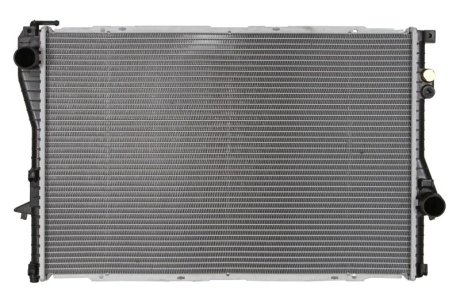 Радиатор охолодження BMW 5 E39 (95-)/7 E38 (94-) (вир-во) NISSENS 60752A