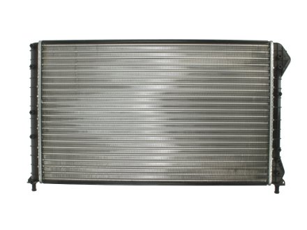 Радиатор охолодження FIAT DOBLO (01-) 1.4-1.9 (вир-во) NISSENS 61766