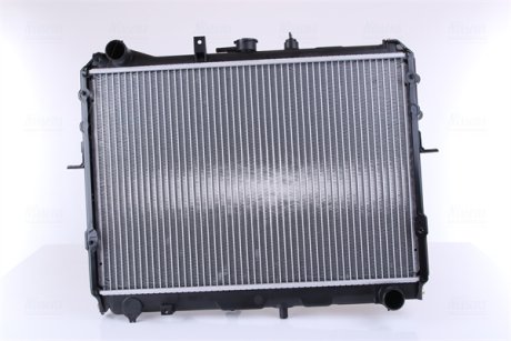 Радиатор охолоджування NISSENS 62381