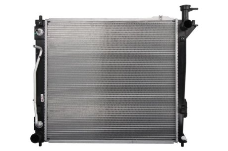 Радиатор охолодження двигуна Hyundai Santa Fe 10- (вир-во) NISSENS 675046