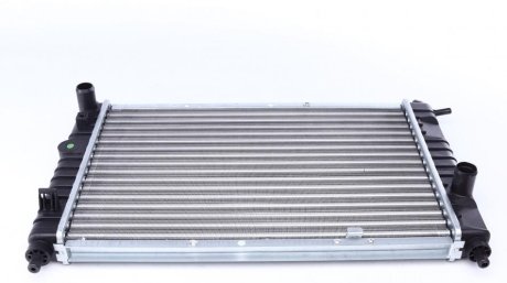 Радиатор охолодження двигуна NRF 53250 (фото 1)