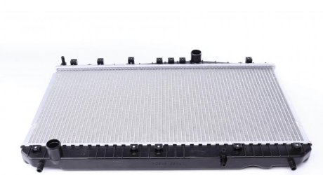 Радиатор системи охолодження двигуна NRF 53384 (фото 1)