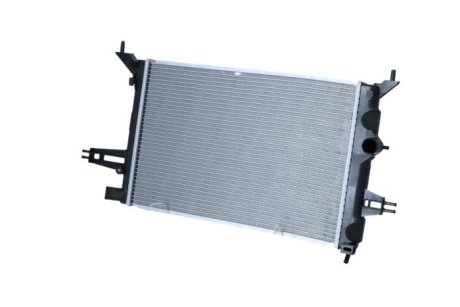 Радиатор охолодження двигуна NRF 53628 (фото 1)