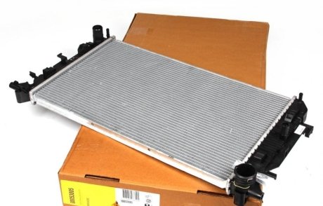 Радиатор системи охолодження двигуна NRF 53885 (фото 1)