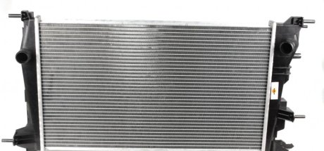 Радиатор охолодження двигуна NRF 53963 (фото 1)