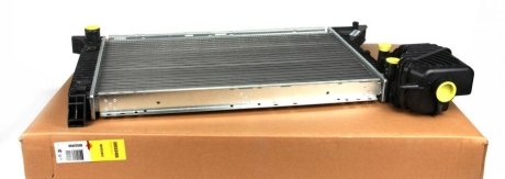 Радиатор охолодження MB Sprinter 2.2-2.7CDI 00-06 NRF 55348A