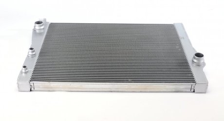 Радиатор охолодження двигуна BMW X5 (E70), X6 (E71, E72) 3.0/3.0D 02.07-06.14 NRF 58467 (фото 1)