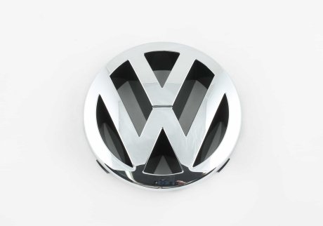 Фото эмблема VW передн. chromglanz/anthrazit VAG 3B0853601C ULM Эмблема VW передн. chromglanz/anthrazit VAG 3B0853601C ULM
