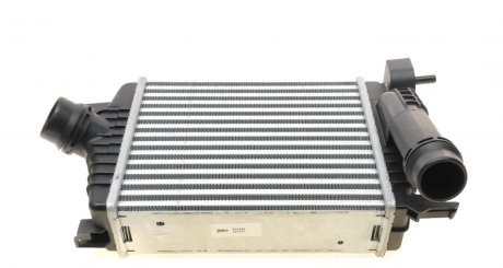 Радиатор (интеркулер) охолодження повітря в системі наддуву Valeo 818343